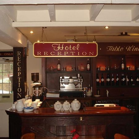 Sir Douglas Haig Inn Effingham エクステリア 写真
