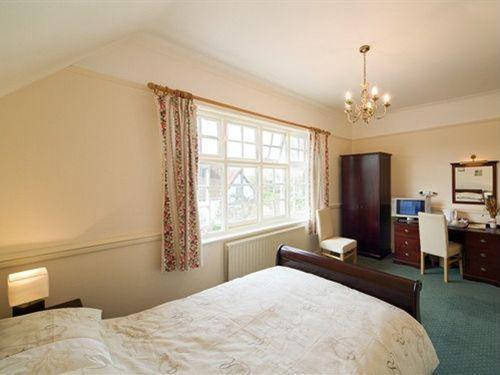Sir Douglas Haig Inn Effingham エクステリア 写真
