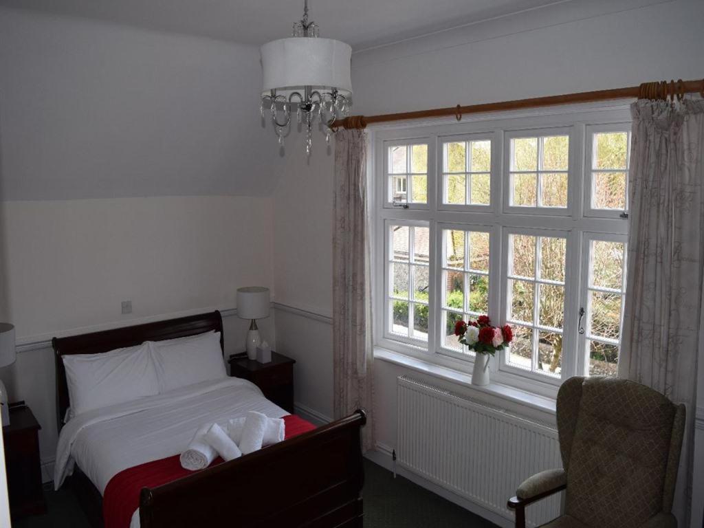 Sir Douglas Haig Inn Effingham エクステリア 写真
